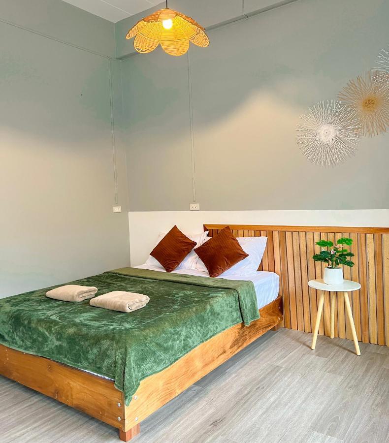 Private Room With Share Bathroom At Little Wild House Khaosok Khao Sok National Park Esterno foto