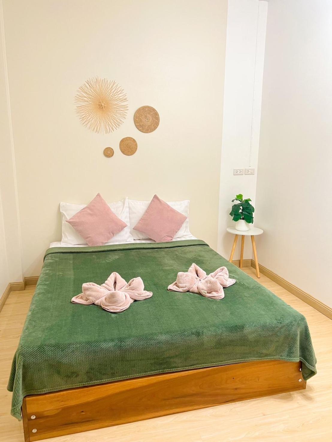 Private Room With Share Bathroom At Little Wild House Khaosok Khao Sok National Park Esterno foto
