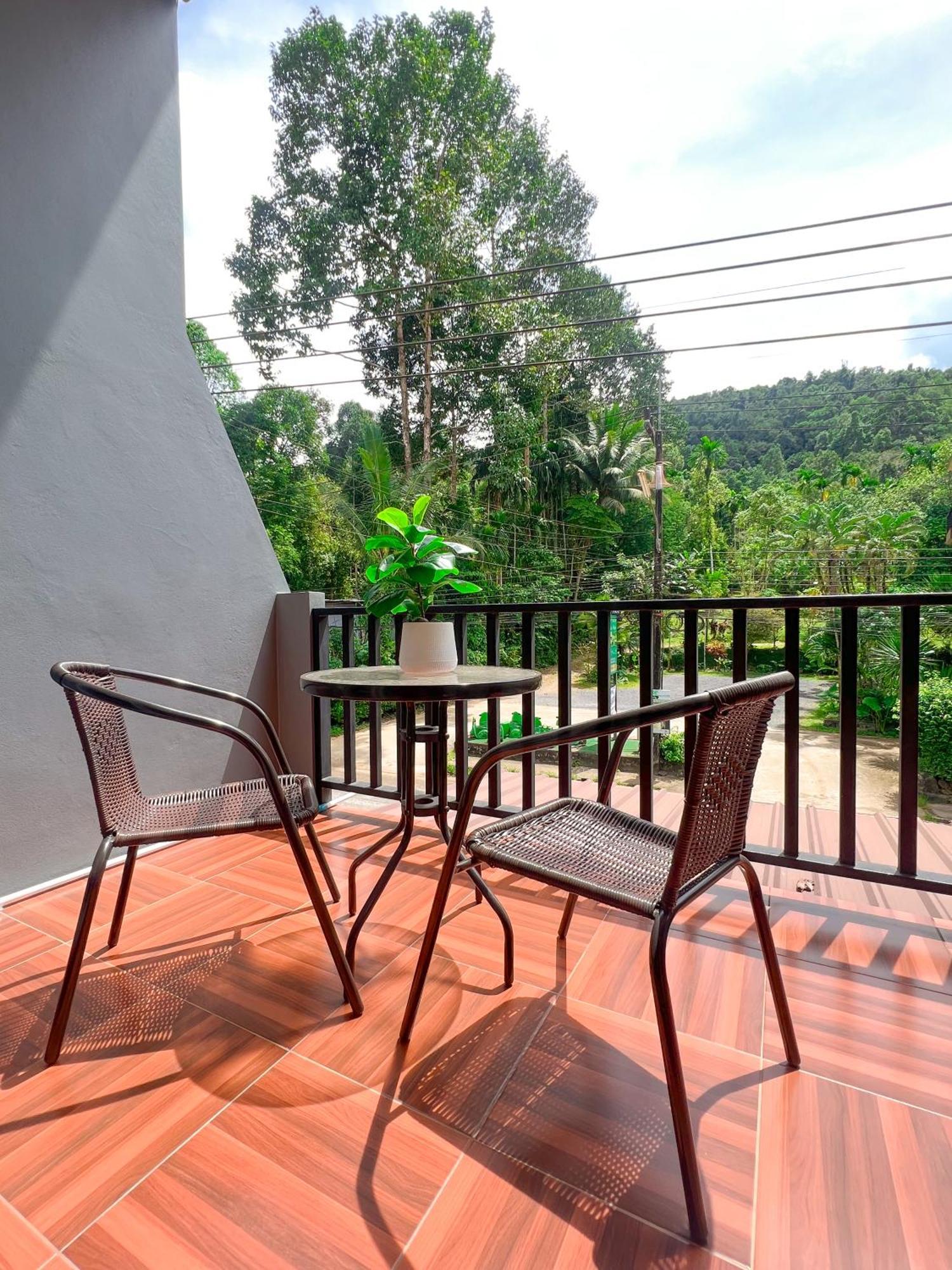 Private Room With Share Bathroom At Little Wild House Khaosok Khao Sok National Park Esterno foto