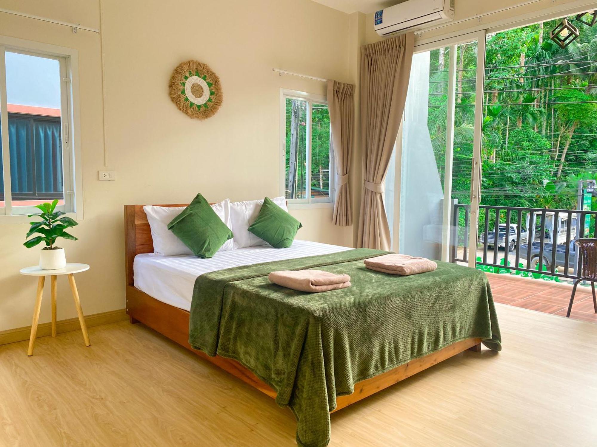 Private Room With Share Bathroom At Little Wild House Khaosok Khao Sok National Park Esterno foto